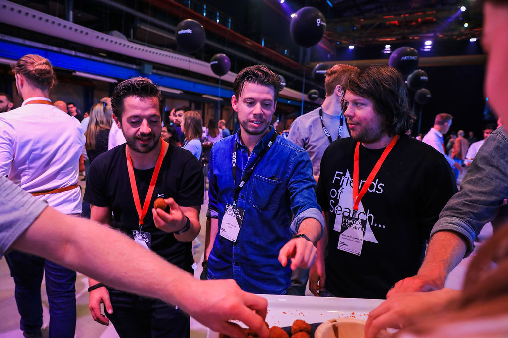 Collega's Bas van Poorten, Jorn Staats en Stefan Rooijakkers bij Friends of Search