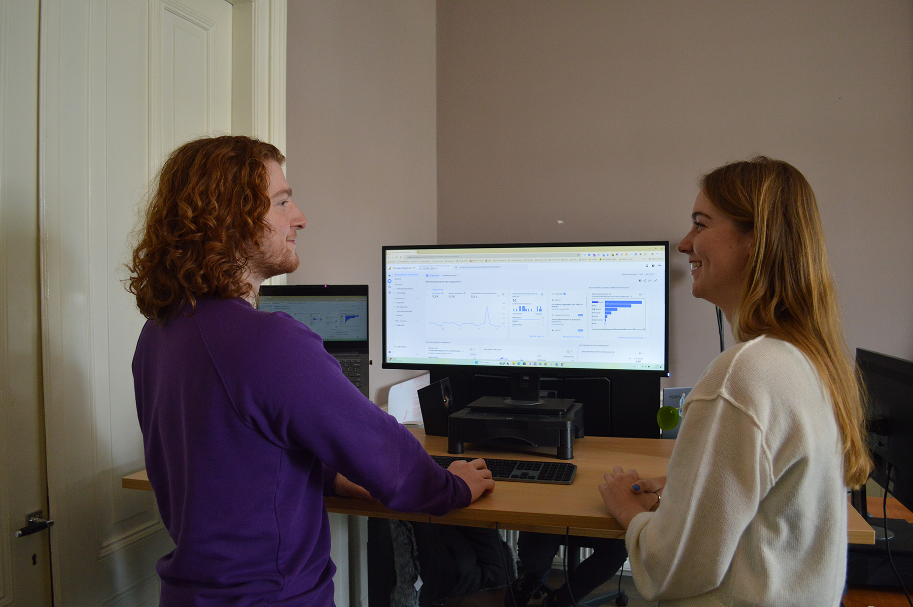 Janel en Kenneth van SDIM met Google Analytics